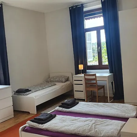 Grosses Haus Mit 3 Innenstadt